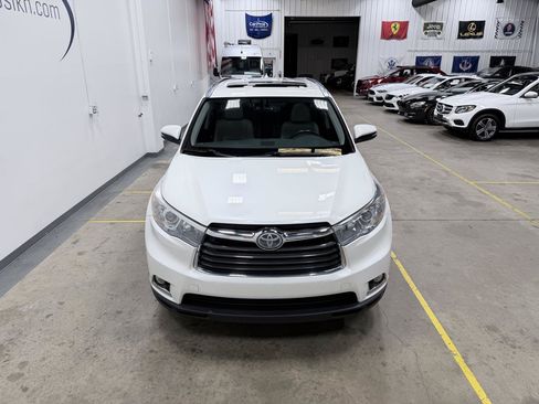 Used 2016 Toyota Highlander Limited FWD image 2