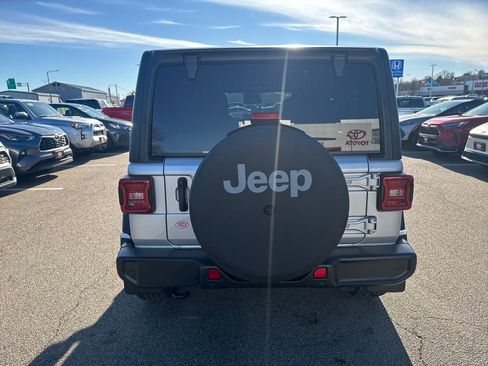 Used 2024 Jeep Wrangler Sport S image 6