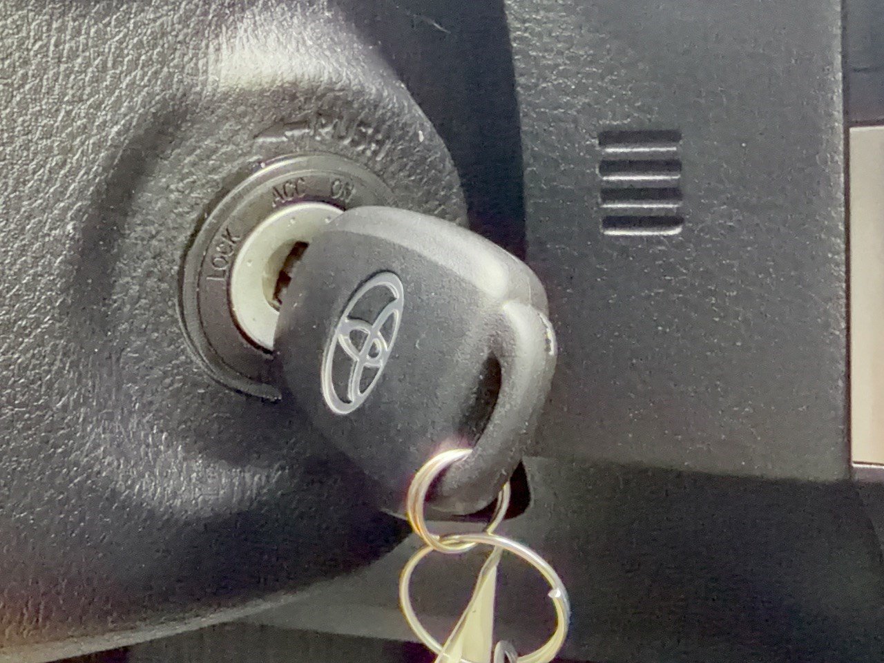 Used 2021 Toyota Tacoma SR5 RWD image 20