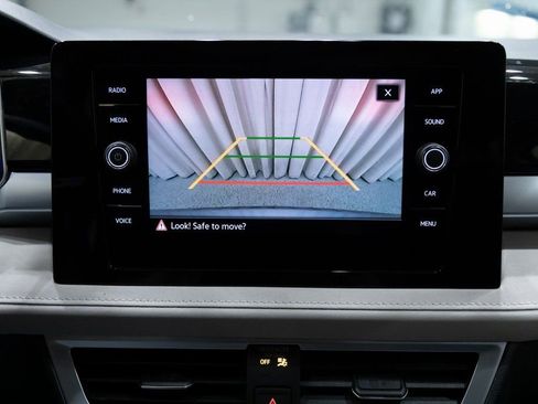 New 2026 Volkswagen Taos SE w/ Panoramic Sunroof Package AWD/4WD image 24