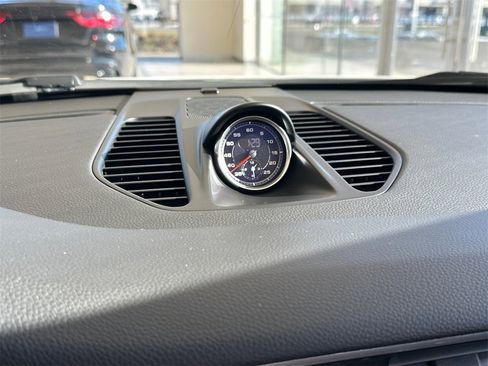 Used 2014 Porsche 911 Carrera 4S image 16
