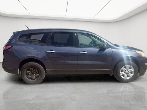 Used 2013 Chevrolet Traverse LS FWD image 3