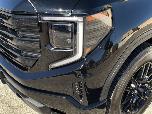 Used 2024 GMC Sierra 1500 Pro w/ Graphite Edition image 11