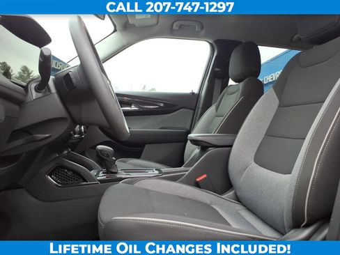 Used 2025 Chevrolet TrailBlazer LT AWD/4WD image 12