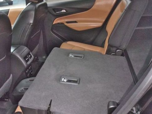 Used 2018 Chevrolet Equinox Premier image 30