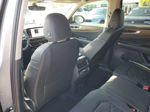 New 2026 Volkswagen Atlas SE FWD image 9