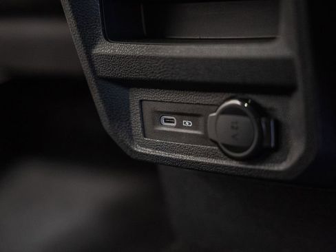 Used 2024 Volkswagen Tiguan SE R-Line image 33