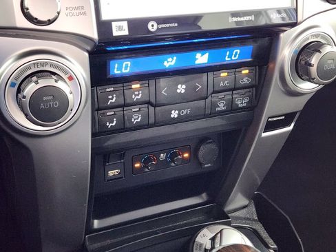 Used 2023 Toyota 4Runner Limited AWD/4WD image 23