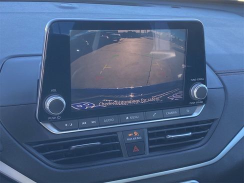 Used 2021 Nissan Altima 2.5 SR w/ SR Premium Package image 24