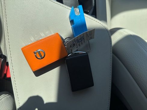 Used 2023 Volvo XC90 B5 Plus w/ Protection Package Premier AWD/4WD image 25