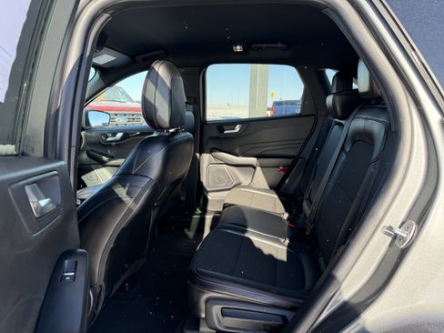 Certified 2025 Ford Escape ST-Line Select image 19