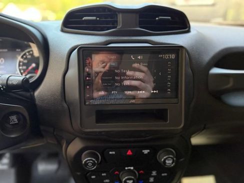 Used 2018 Jeep Renegade Limited w/ UConnect 8.4 Nav Group image 24