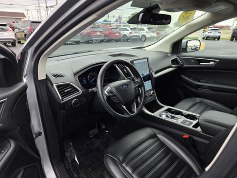 Used 2024 Ford Edge SEL w/ Convenience Package AWD/4WD image 2
