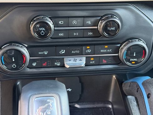 Used 2022 Ford Bronco Wildtrak image 26