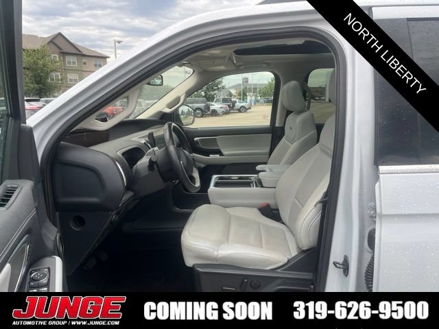 Certified 2025 Ford Expedition Max Platinum w/ Driver's Package AWD/4WD image 5