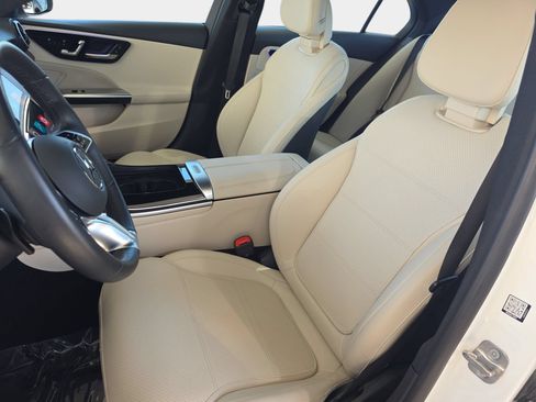 Used 2025 Mercedes-Benz C 300 Sedan image 15