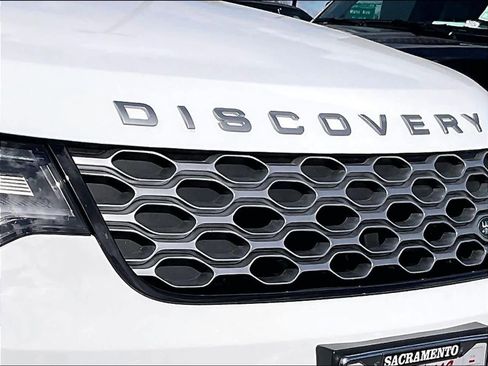 Used 2025 Land Rover Discovery S AWD/4WD image 33