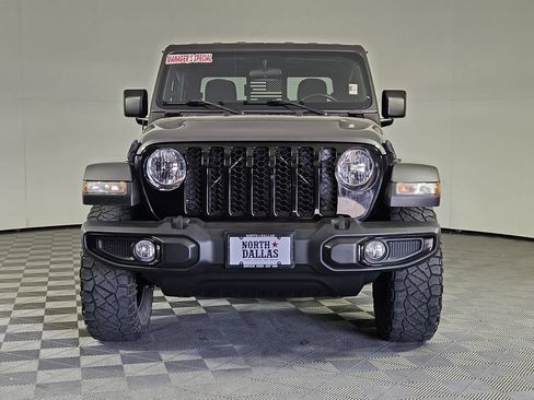 Used 2021 Jeep Gladiator Sport AWD/4WD image 2