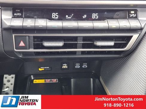 Used 2025 Toyota Camry SE image 20