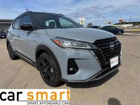 Used 2023 Nissan Kicks SR w/ SR Premium Package FWD image 1