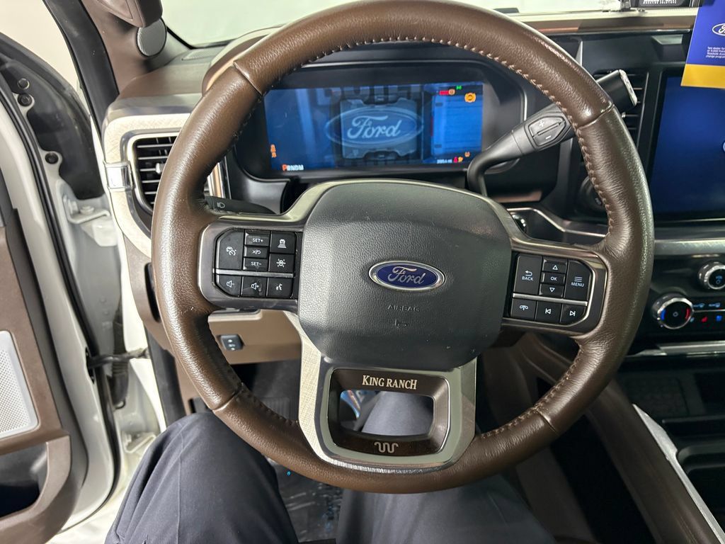 Certified 2025 Ford F250 King Ranch AWD/4WD image 32