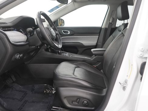 Used 2022 Jeep Compass Latitude image 20