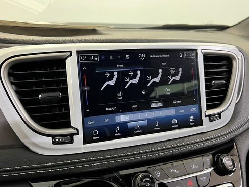 New 2026 Chrysler Pacifica Select image 29