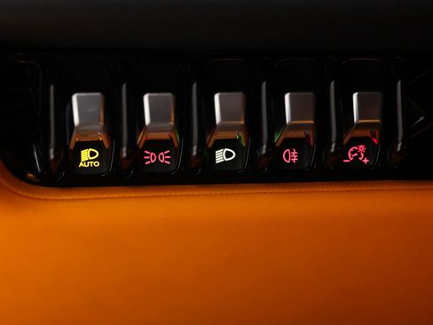 Used 2020 Lamborghini Huracan EVO image 26