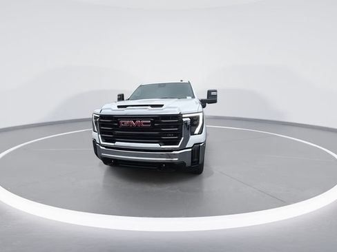 Used 2026 GMC Sierra 2500 Pro w/ Convenience Package AWD/4WD image 3