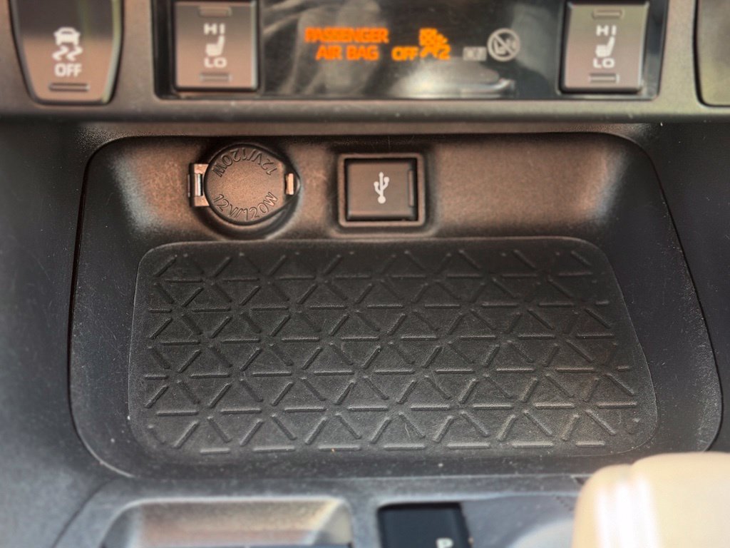 Used 2021 Toyota RAV4 XLE Premium AWD/4WD image 19