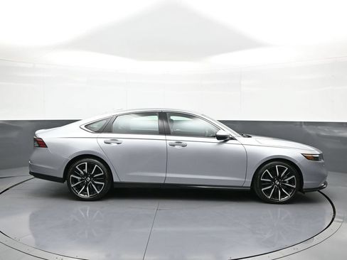 Certified 2025 Honda Accord Touring image 5