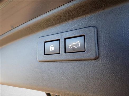 Certified 2023 Subaru Outback Premium image 9