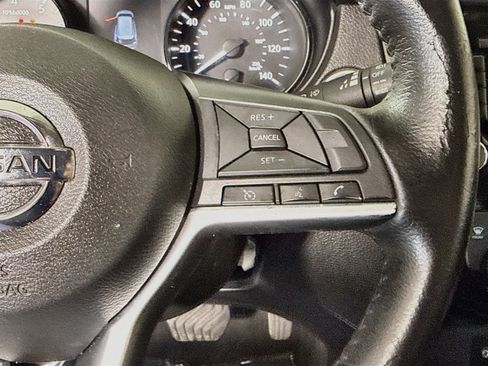Used 2020 Nissan Rogue SV AWD/4WD image 15