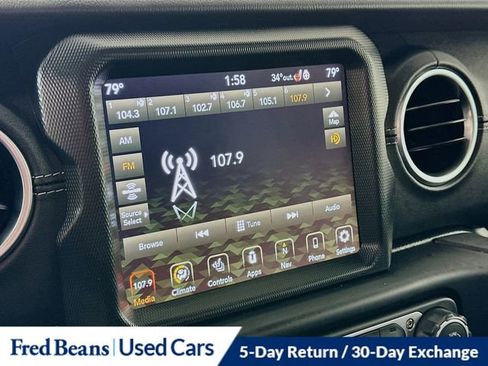 Used 2022 Jeep Wrangler Unlimited Sahara w/ LED Lighting Group AWD/4WD image 17