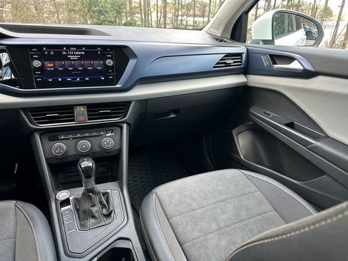 Used 2022 Volkswagen Taos SE image 15