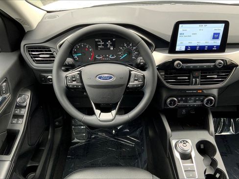 Used 2022 Ford Escape SEL image 5