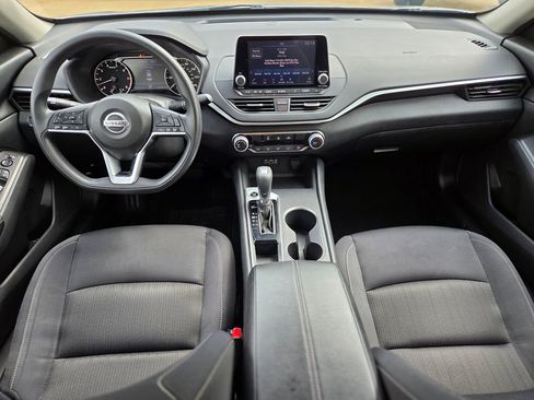 Used 2022 Nissan Altima 2.5 SV FWD image 9