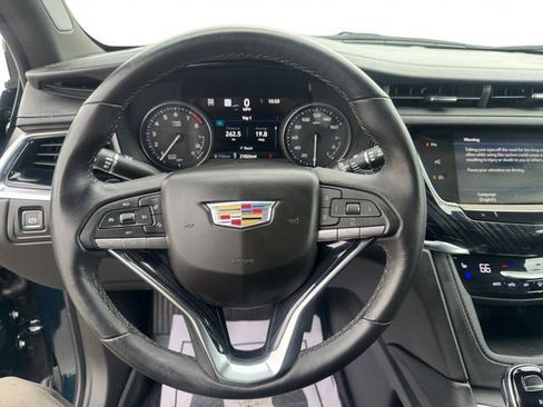 Certified 2025 Cadillac XT6 Premium Luxury w/ Technology Package AWD/4WD image 13