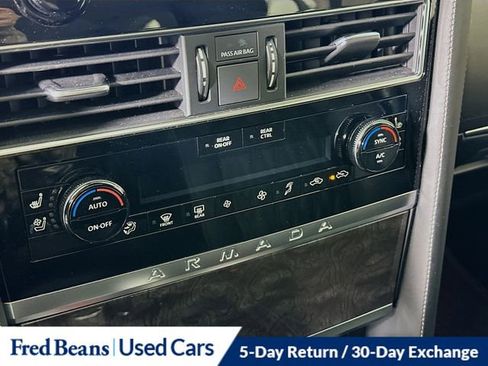 Used 2024 Nissan Armada Platinum w/ Captain's Chairs Package AWD/4WD image 23