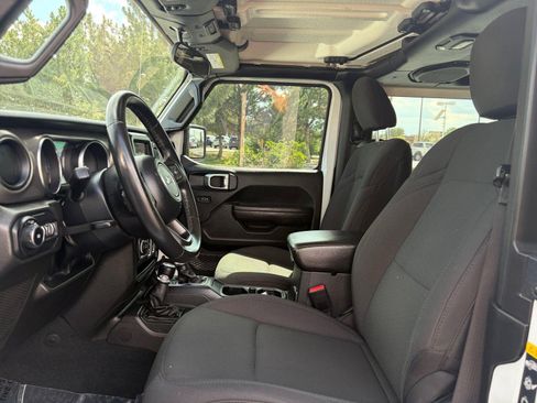 Used 2022 Jeep Wrangler Sport AWD/4WD image 12
