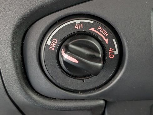 Used 2024 Nissan Frontier PRO-4X AWD/4WD image 23