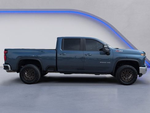 Used 2025 Chevrolet Silverado 2500 LT AWD/4WD image 11