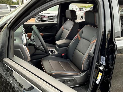 New 2026 GMC Canyon AT4 w/ AT4 Premium Package image 9