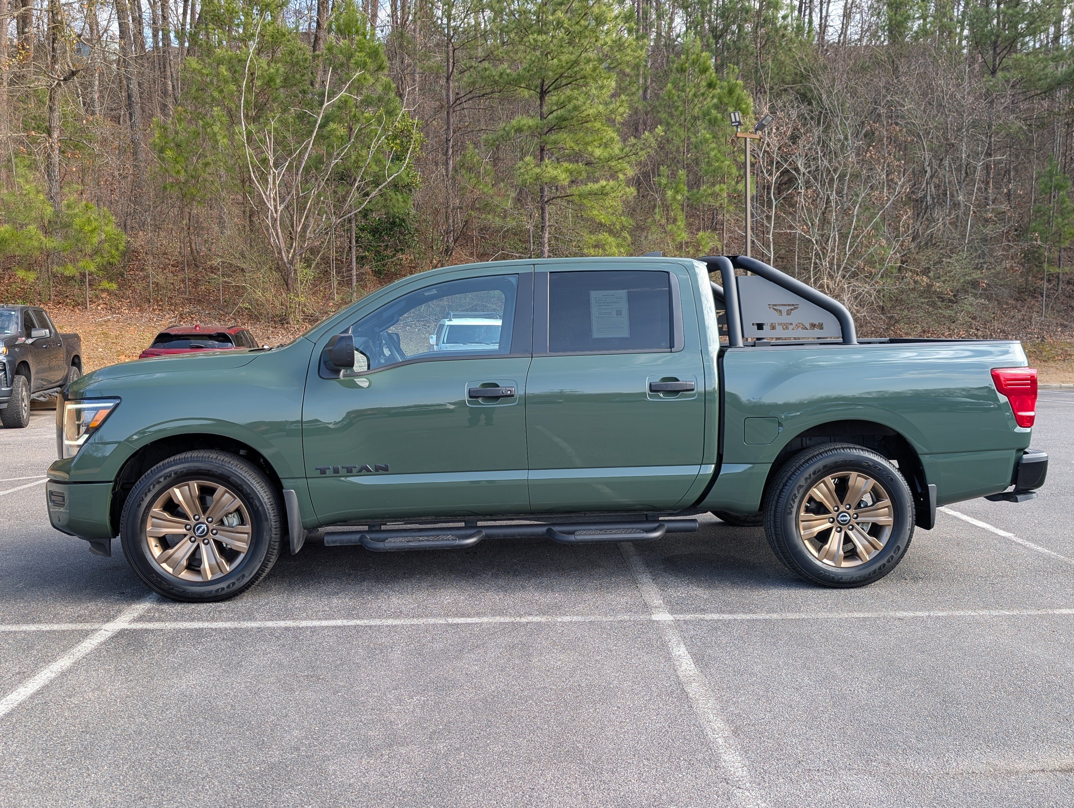 Used 2024 Nissan Titan SV w/ SV Bronze Edition Package AWD/4WD image 6