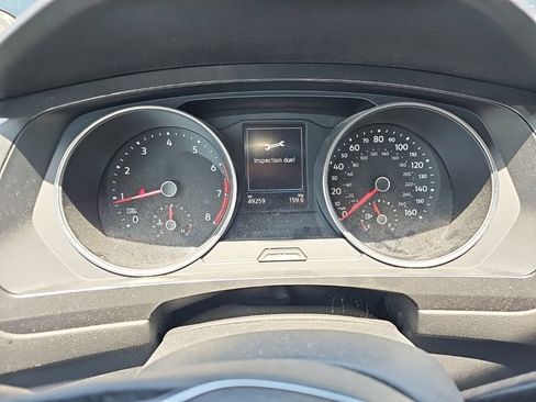 Used 2018 Volkswagen Tiguan SE AWD/4WD image 12