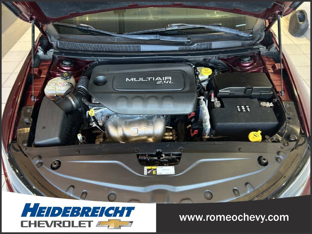 Used 2015 Chrysler 200 S w/ Comfort Group FWD image 9