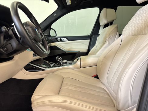 Used 2021 BMW X7 M50i w/ Dynamic Handling Package image 5