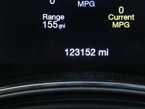 Used 2018 Jeep Grand Cherokee Altitude image 16