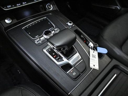 Used 2020 Audi Q5 2.0T Premium Plus w/ Premium Plus Package AWD/4WD image 12