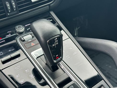 Certified 2023 Porsche Cayenne Coupe AWD/4WD image 22